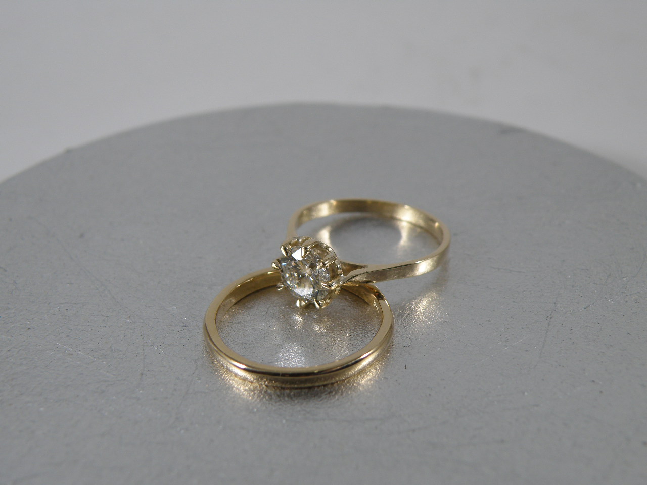 Anillo de Compromiso y de Matrimonio, oro y diamante